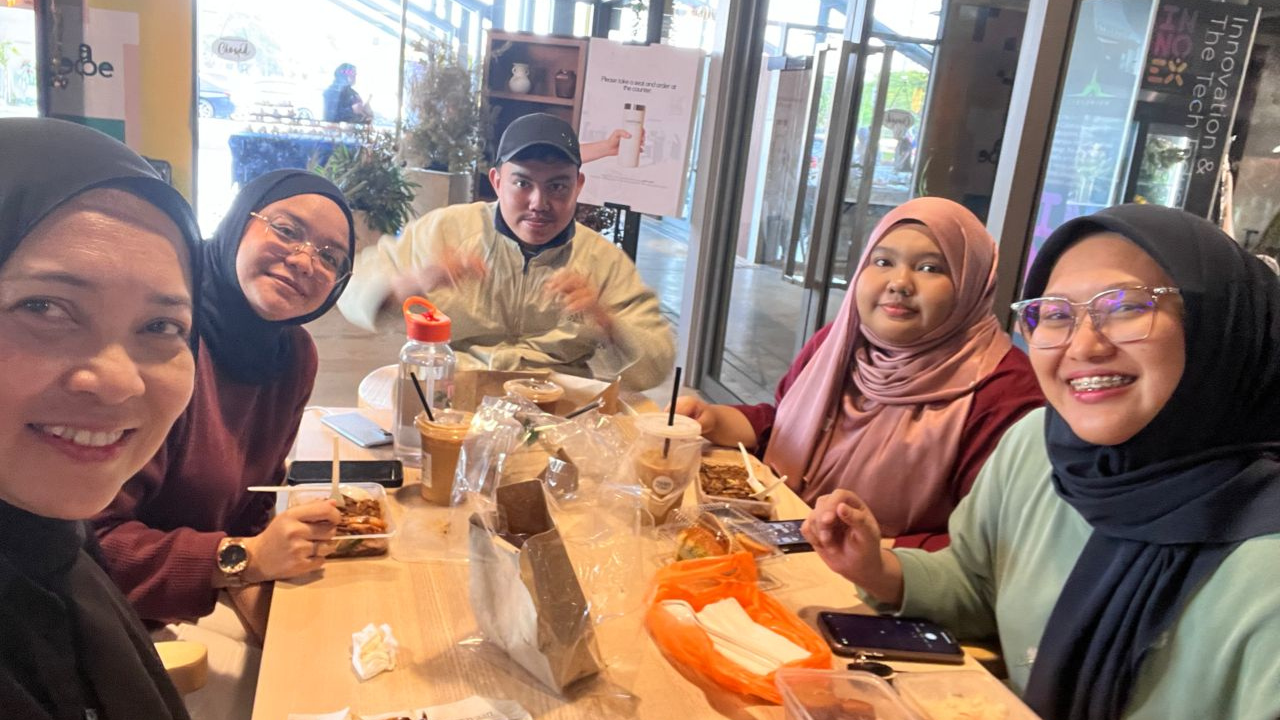 candid makan